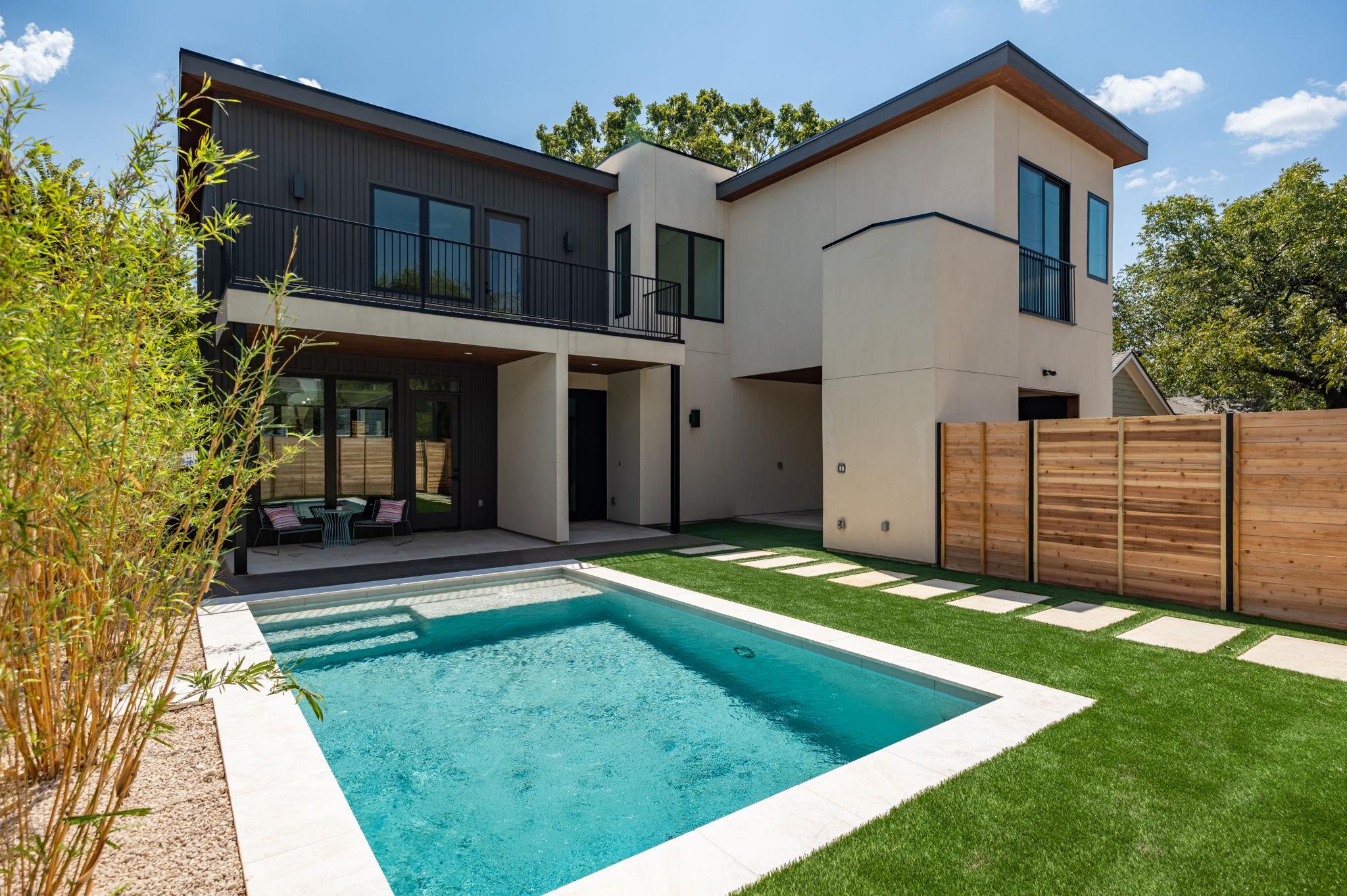 6210 Camino Real