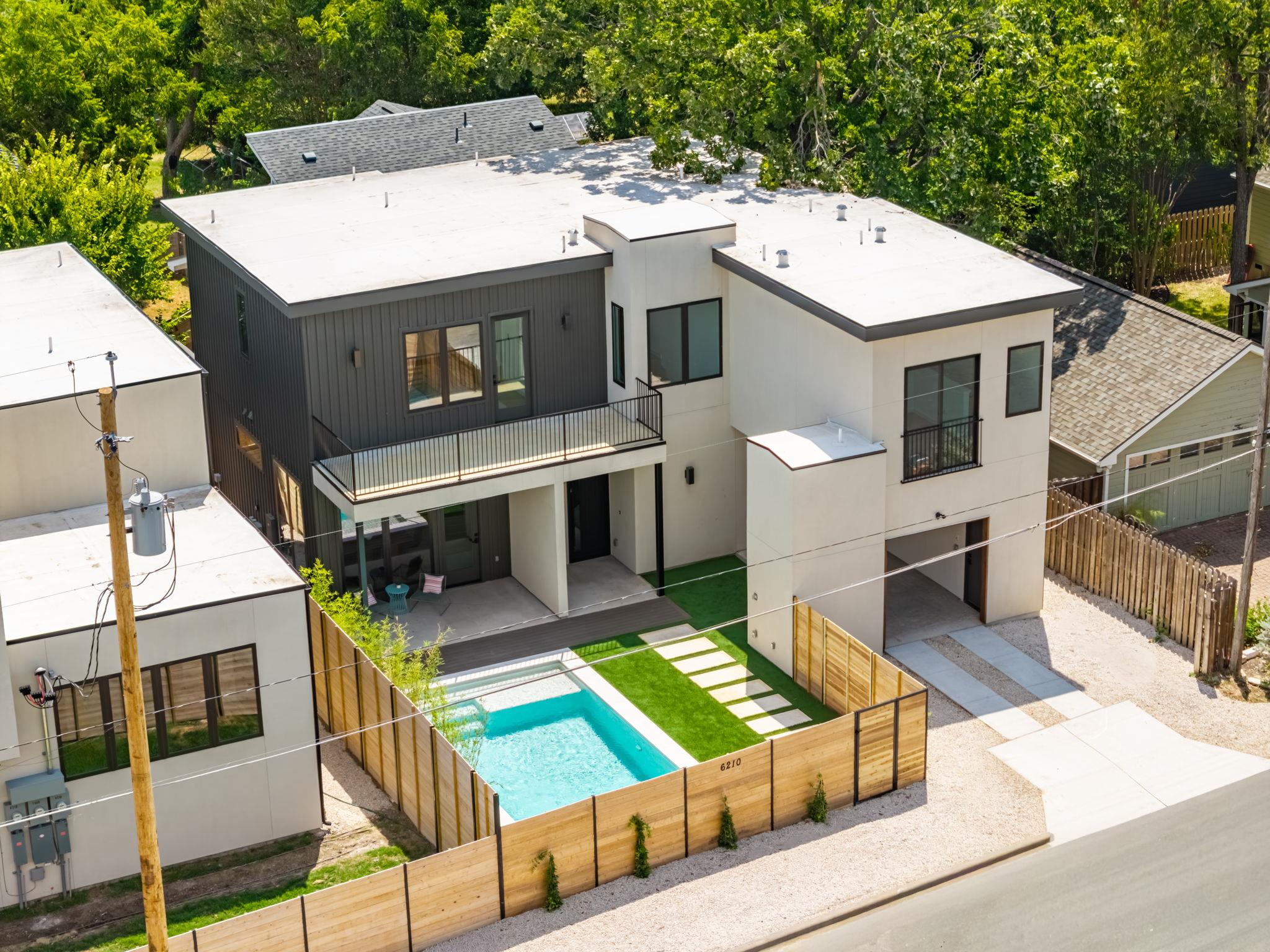 6210 Camino Real