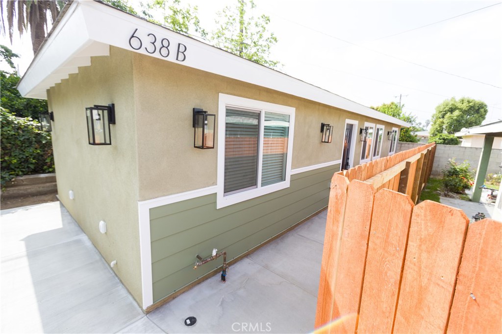 638 W Glen Lyn Drive B