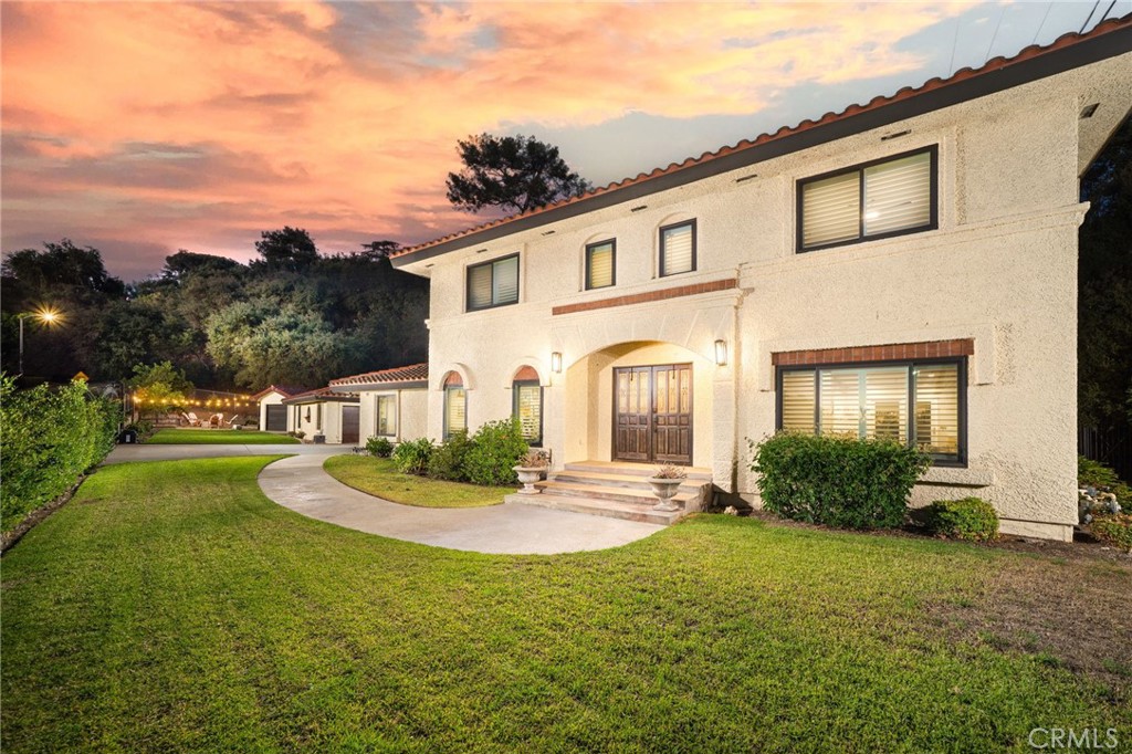 810 Mountain Lane