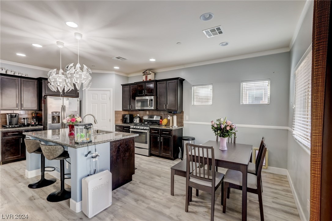 1112 Jesse Harbor Avenue