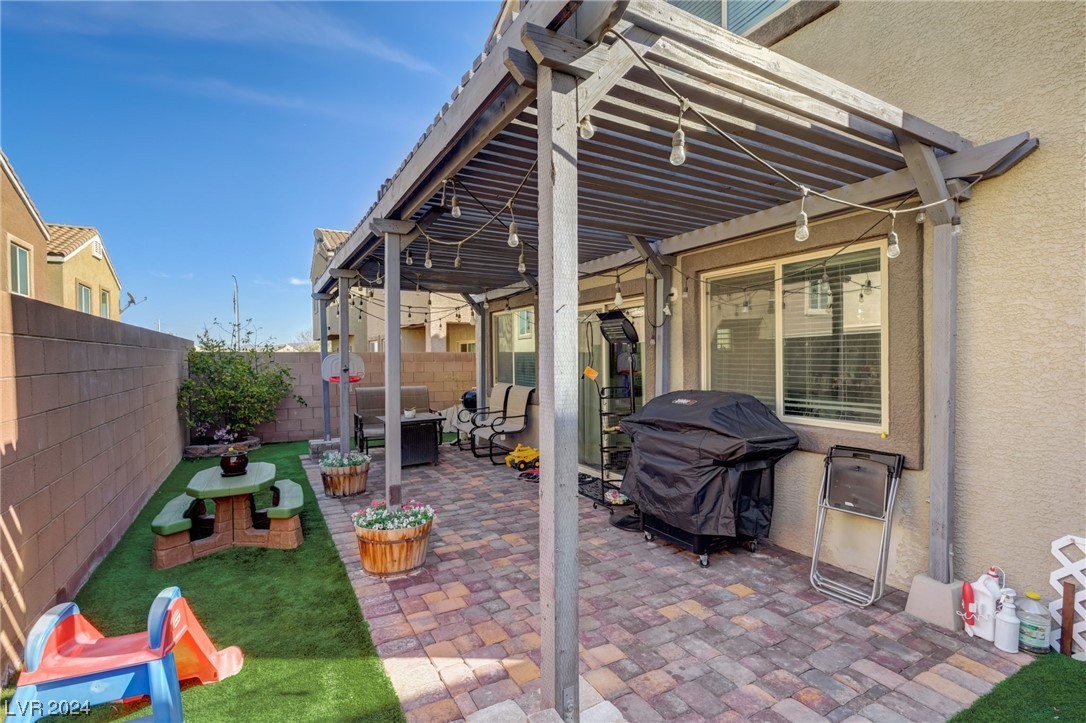 1112 Jesse Harbor Avenue