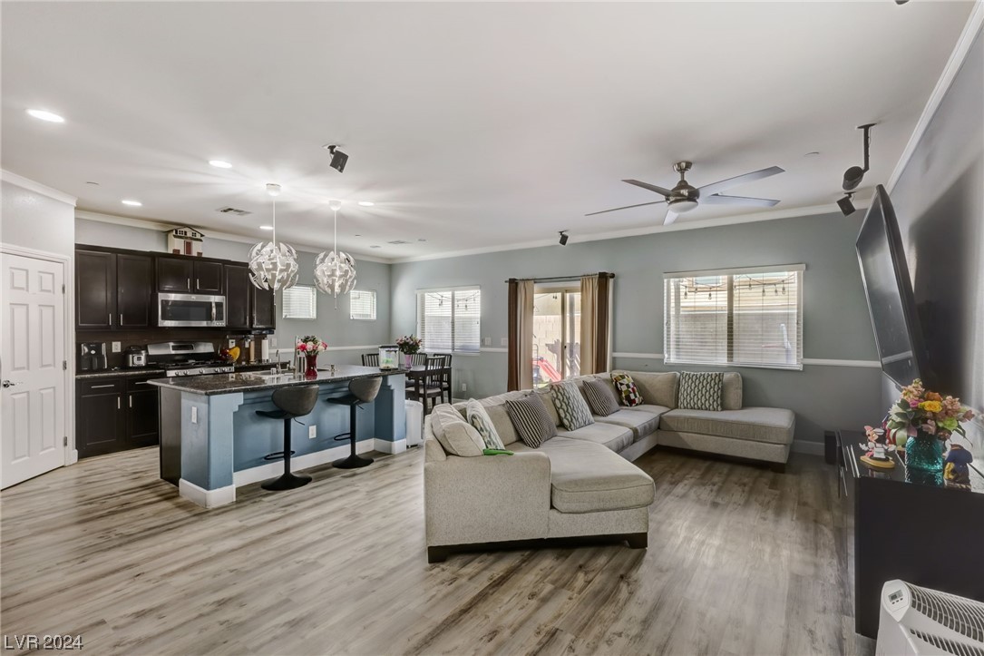 1112 Jesse Harbor Avenue