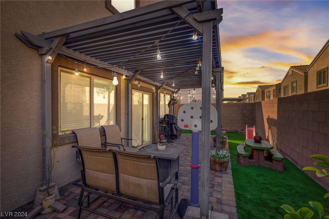 1112 Jesse Harbor Avenue