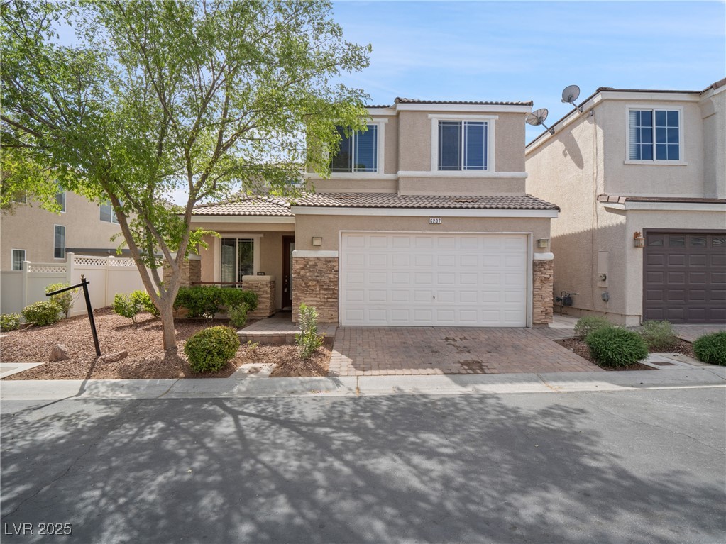 6237 Glimmering Light Avenue