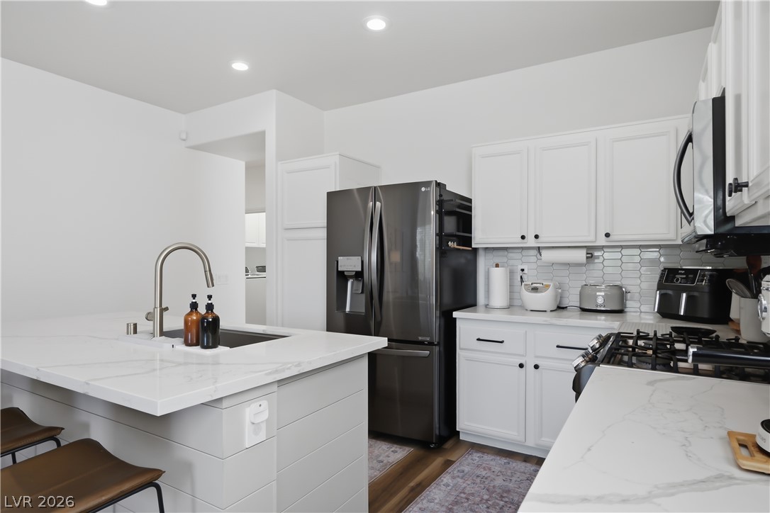 9490 Veterans Court