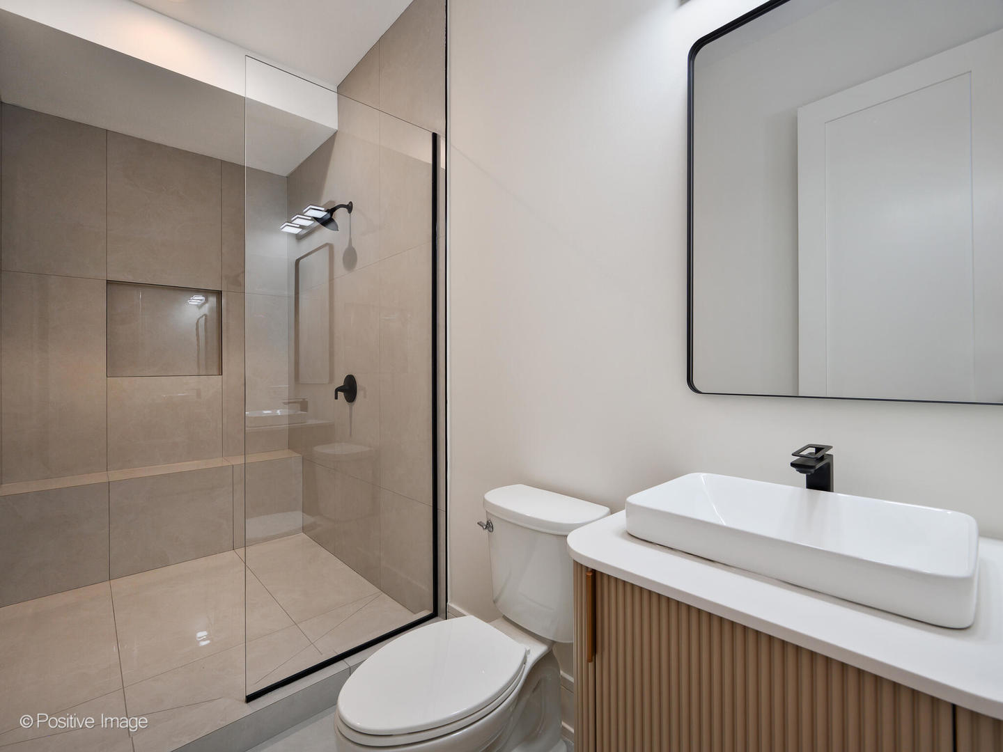 1916 N Hermitage Avenue