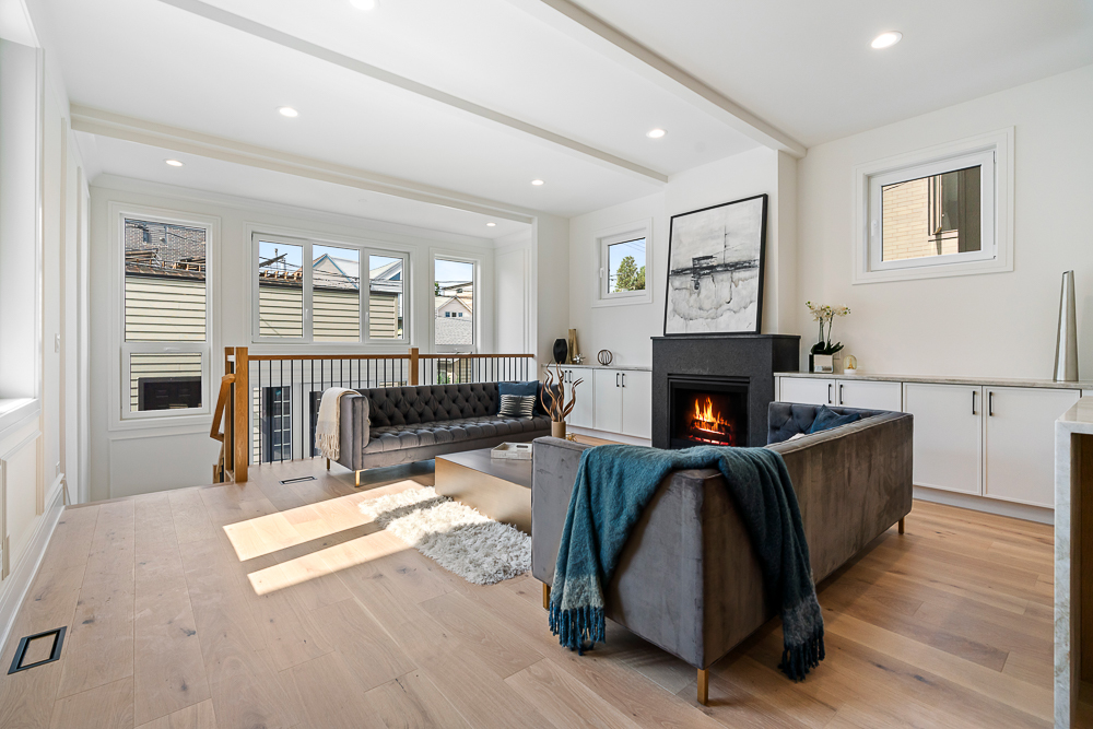 1916 N Hermitage Avenue