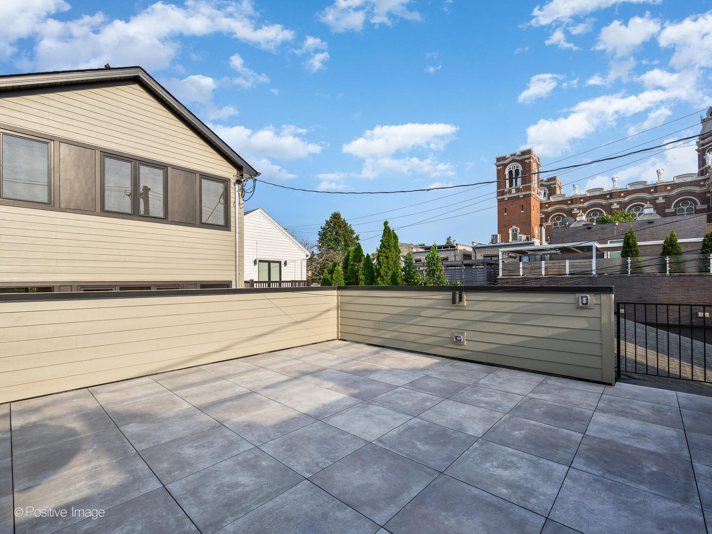 1916 N Hermitage Avenue