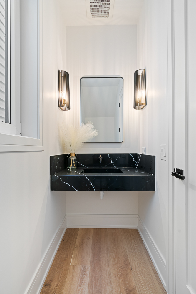 1916 N Hermitage Avenue