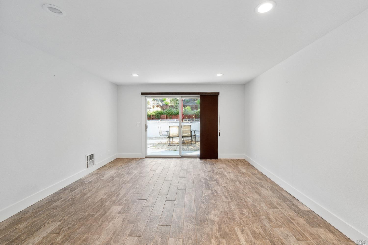 1902 Las Gallinas Avenue