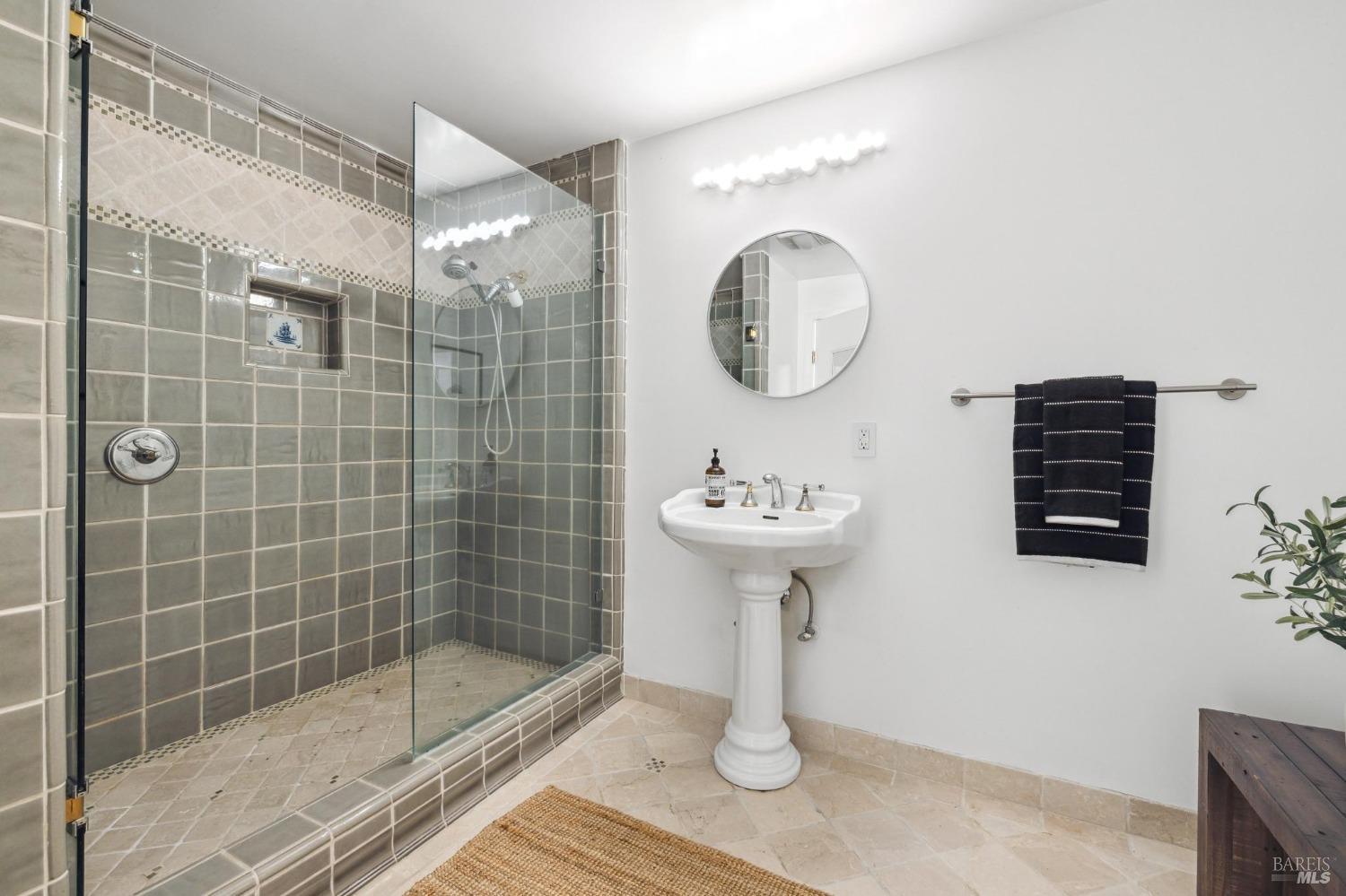 5675 Lucas Valley Rd