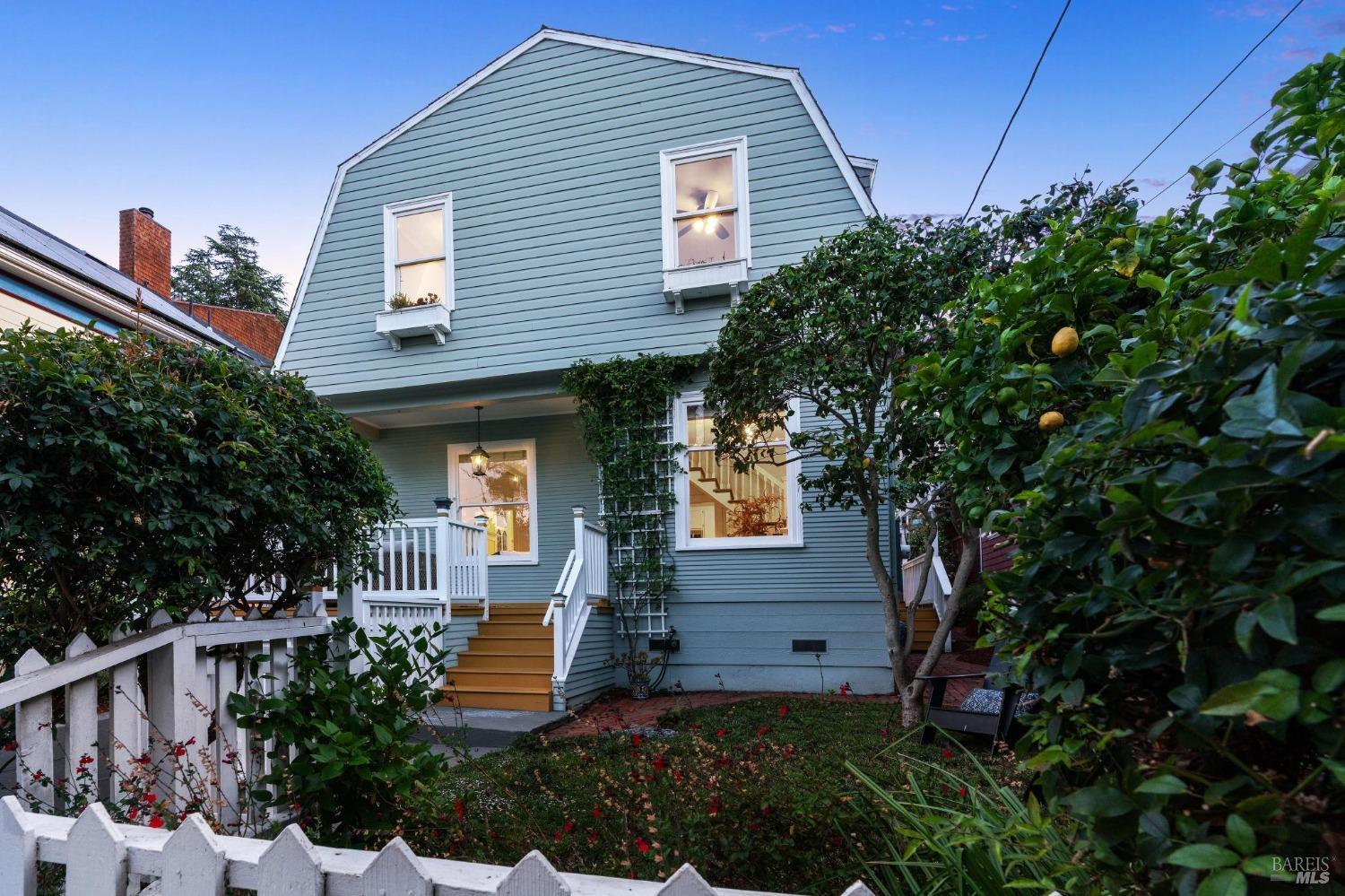 27 Nicholl Ave