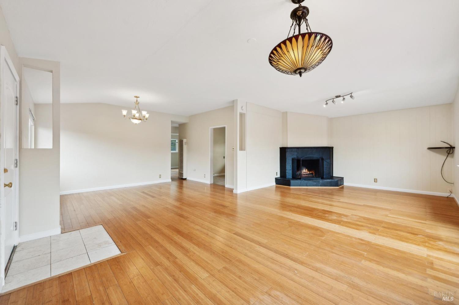 1020 Redwood Hwy Frontage Rd #1