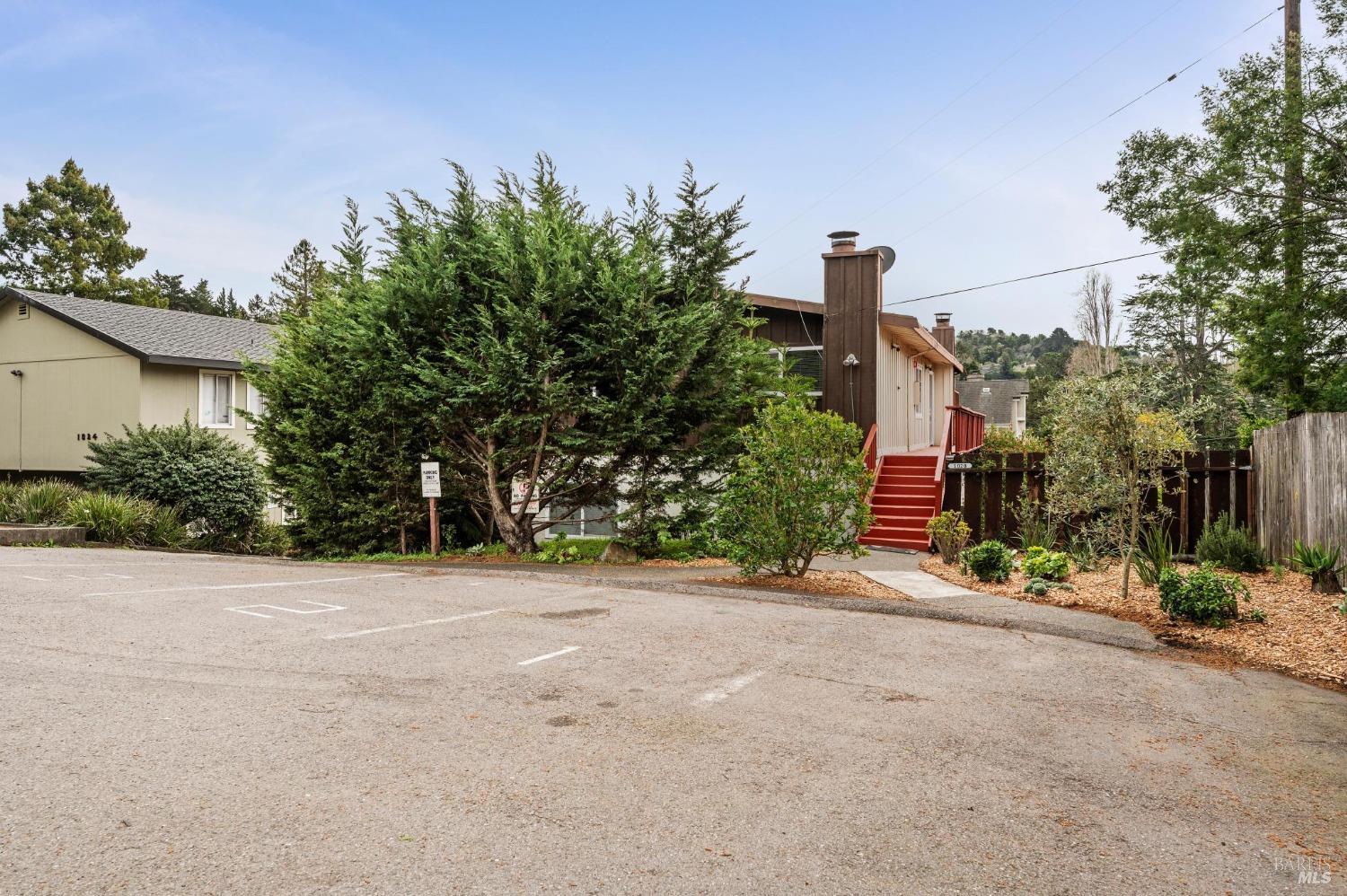 1020 Redwood Hwy Frontage Rd #1