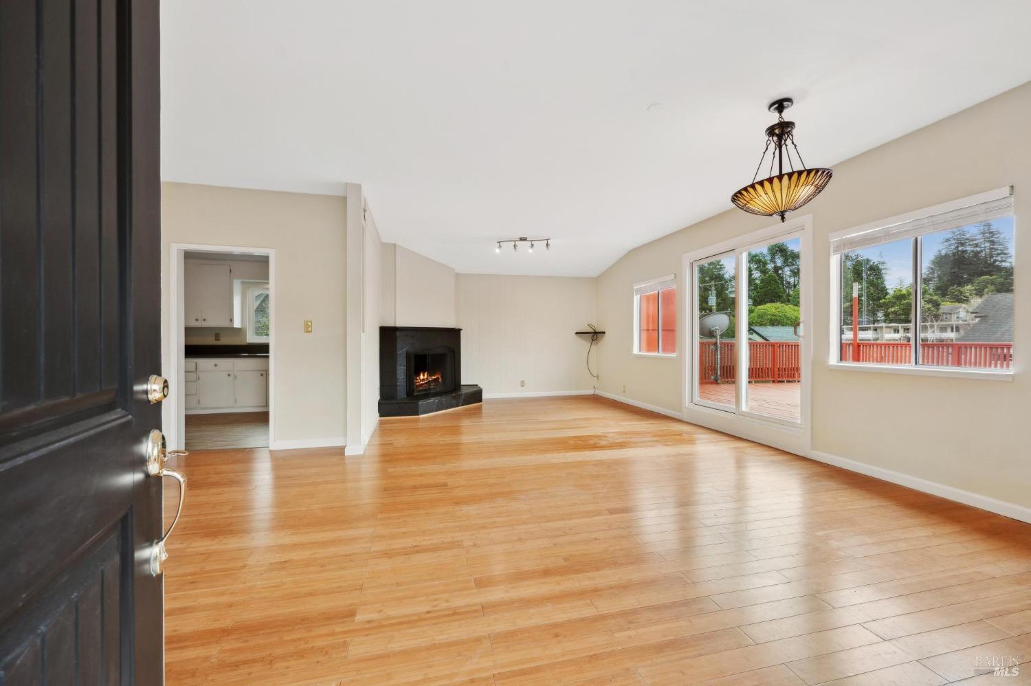 1020 Redwood Hwy Frontage Rd #1