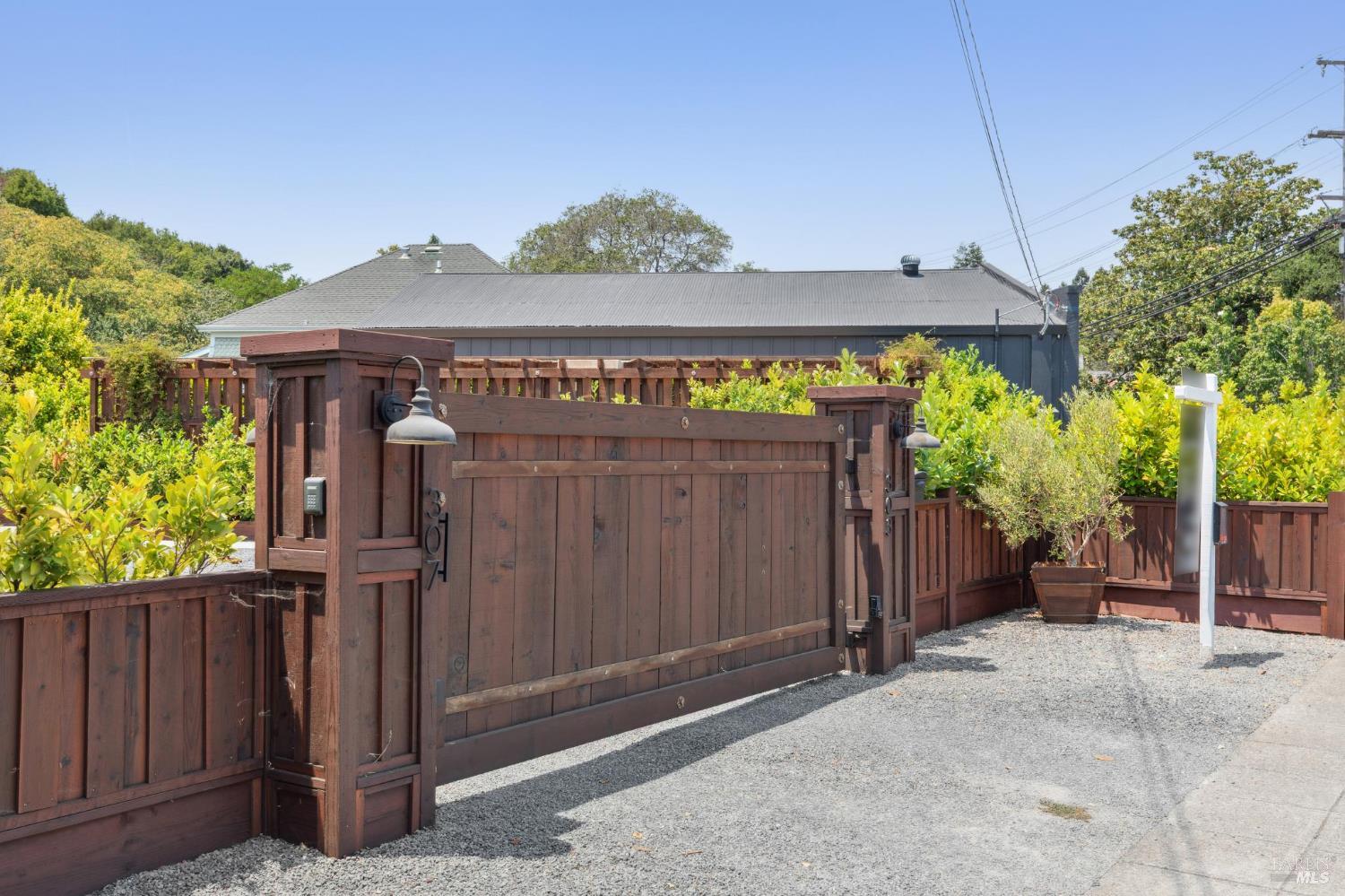 307 Bodega Ave #307