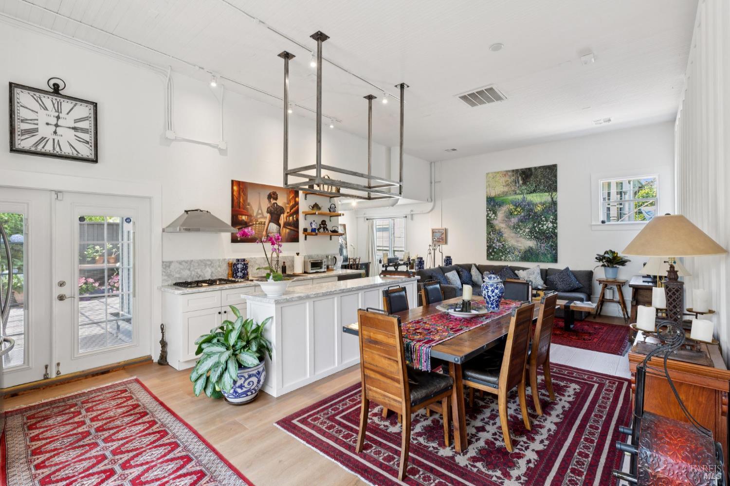 307 Bodega Ave #307