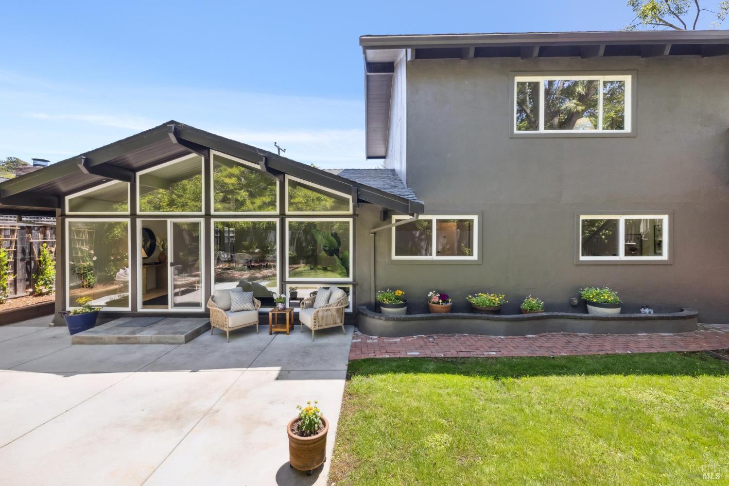 2647 Heatherstone Dr