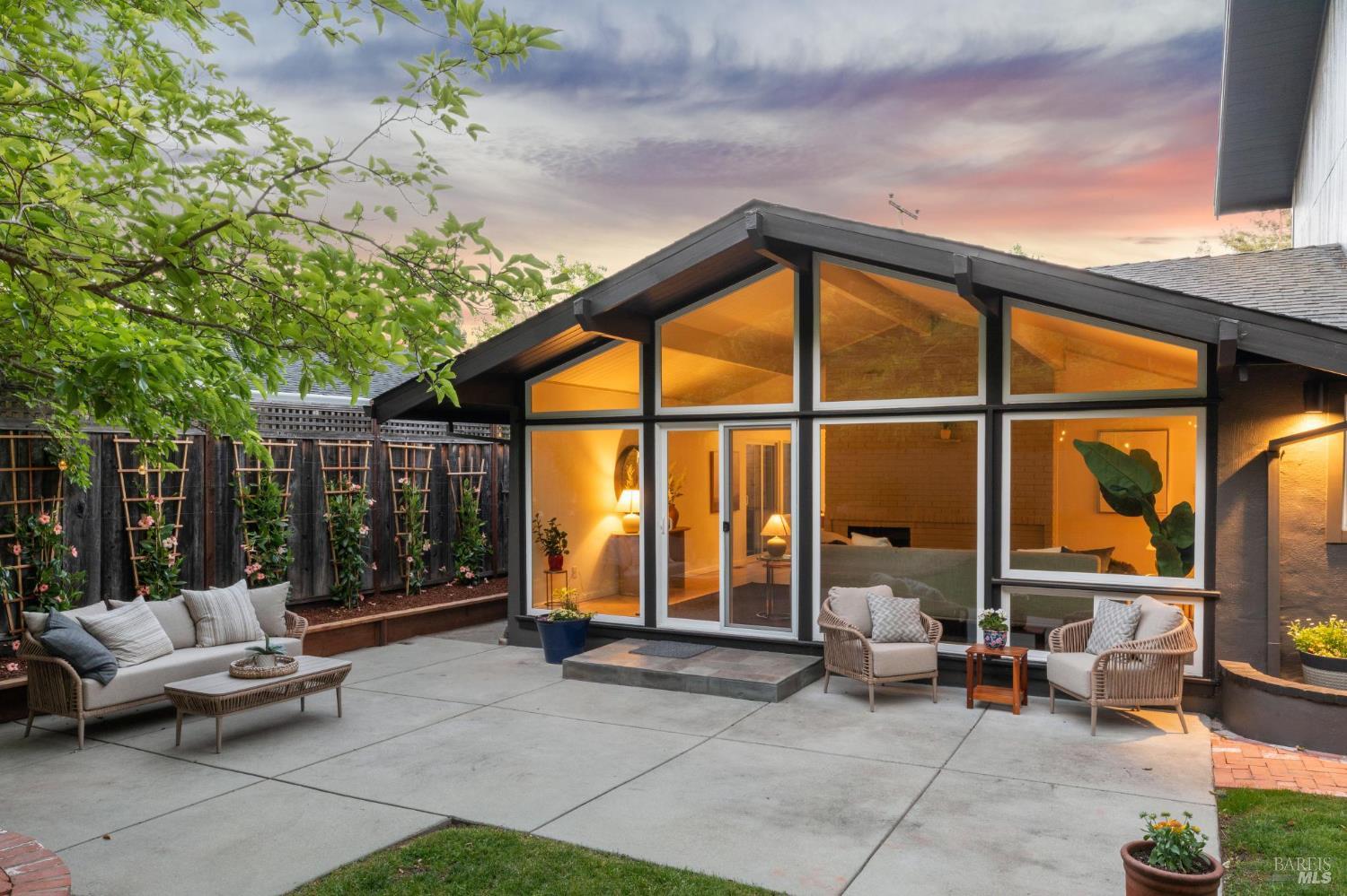 2647 Heatherstone Dr