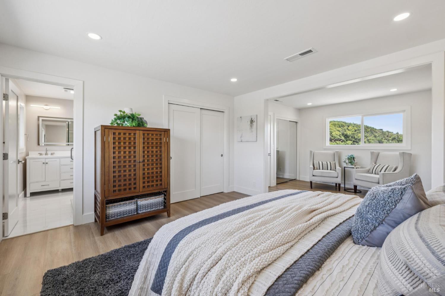 16 Montevideo Way