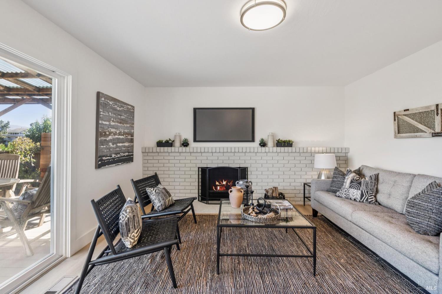 16 Montevideo Way