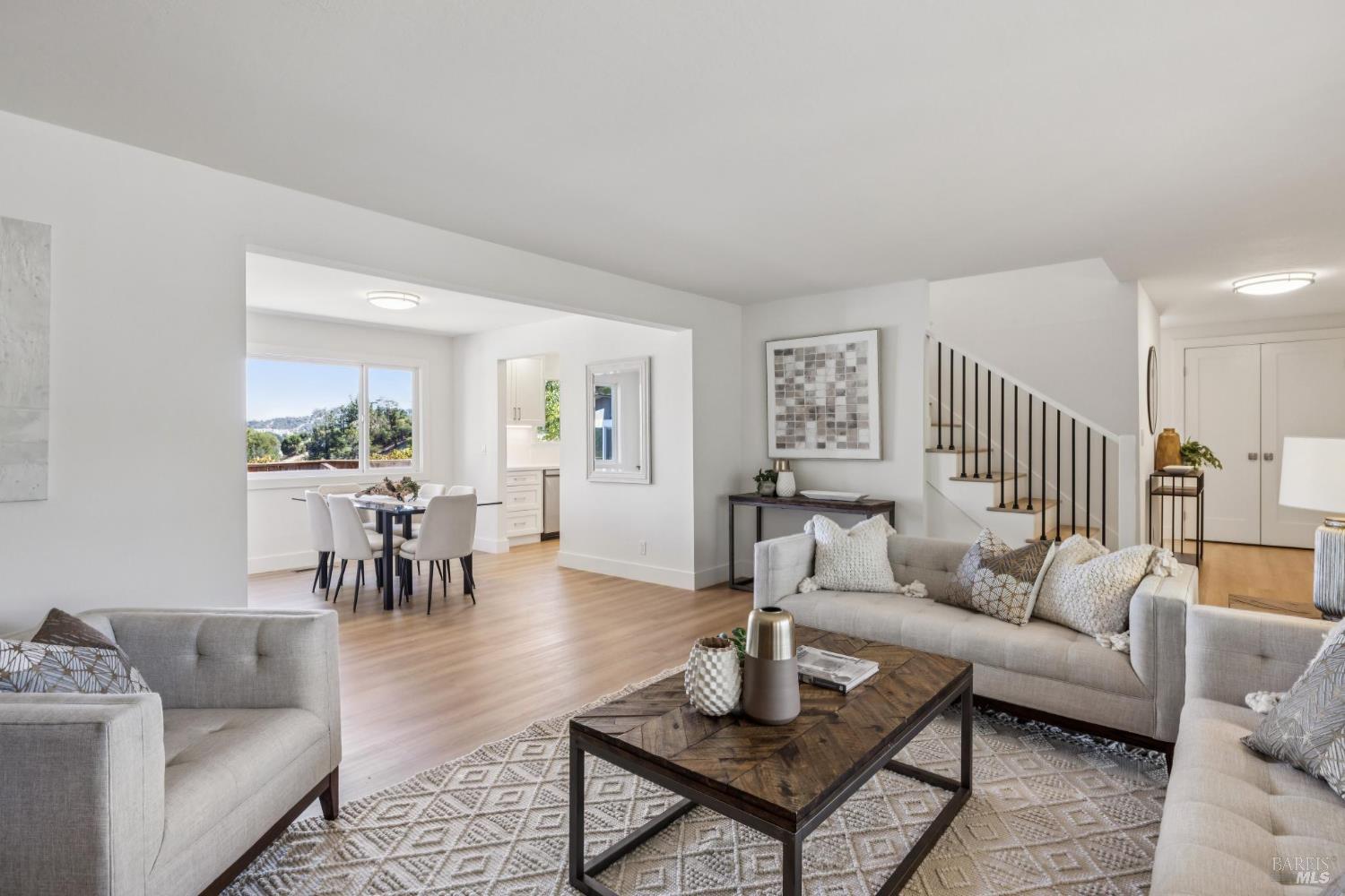 16 Montevideo Way