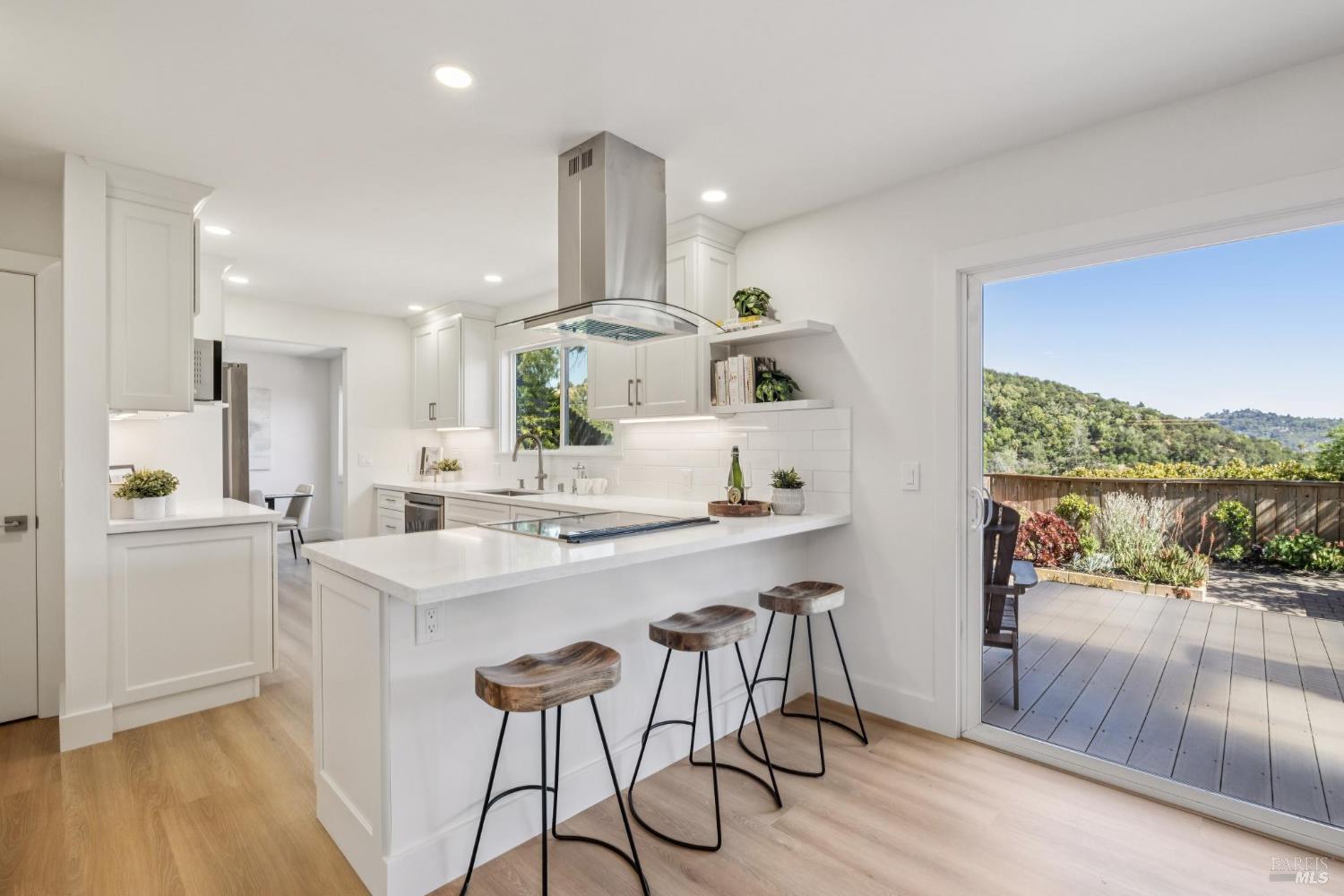16 Montevideo Way