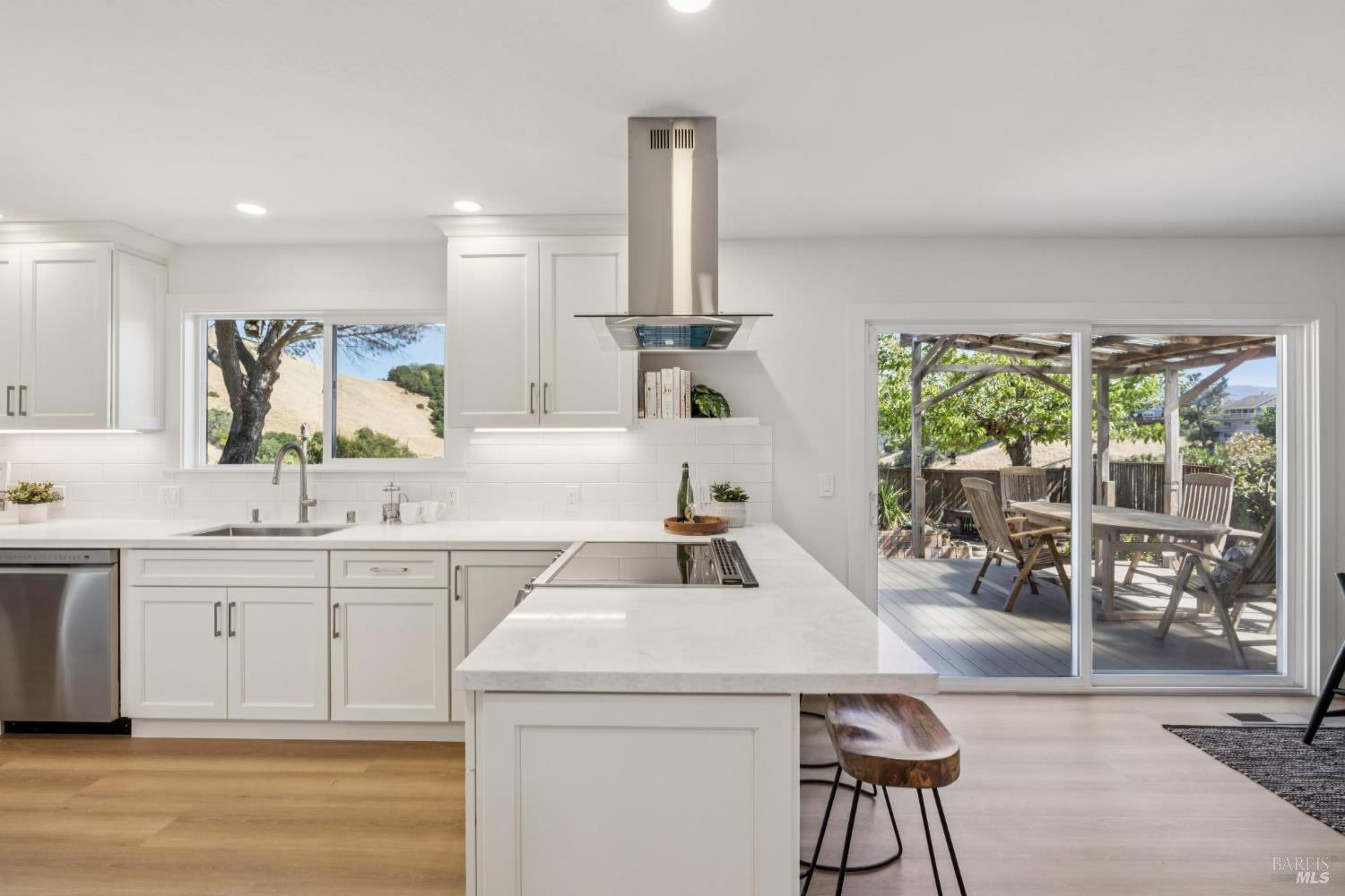 16 Montevideo Way