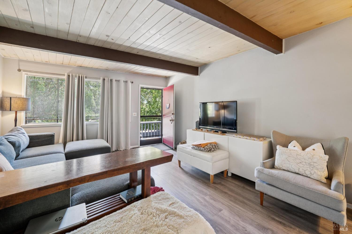 15 Montecito Dr
