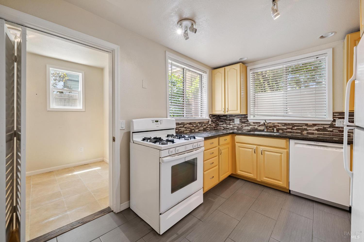 711 San Anselmo Ave