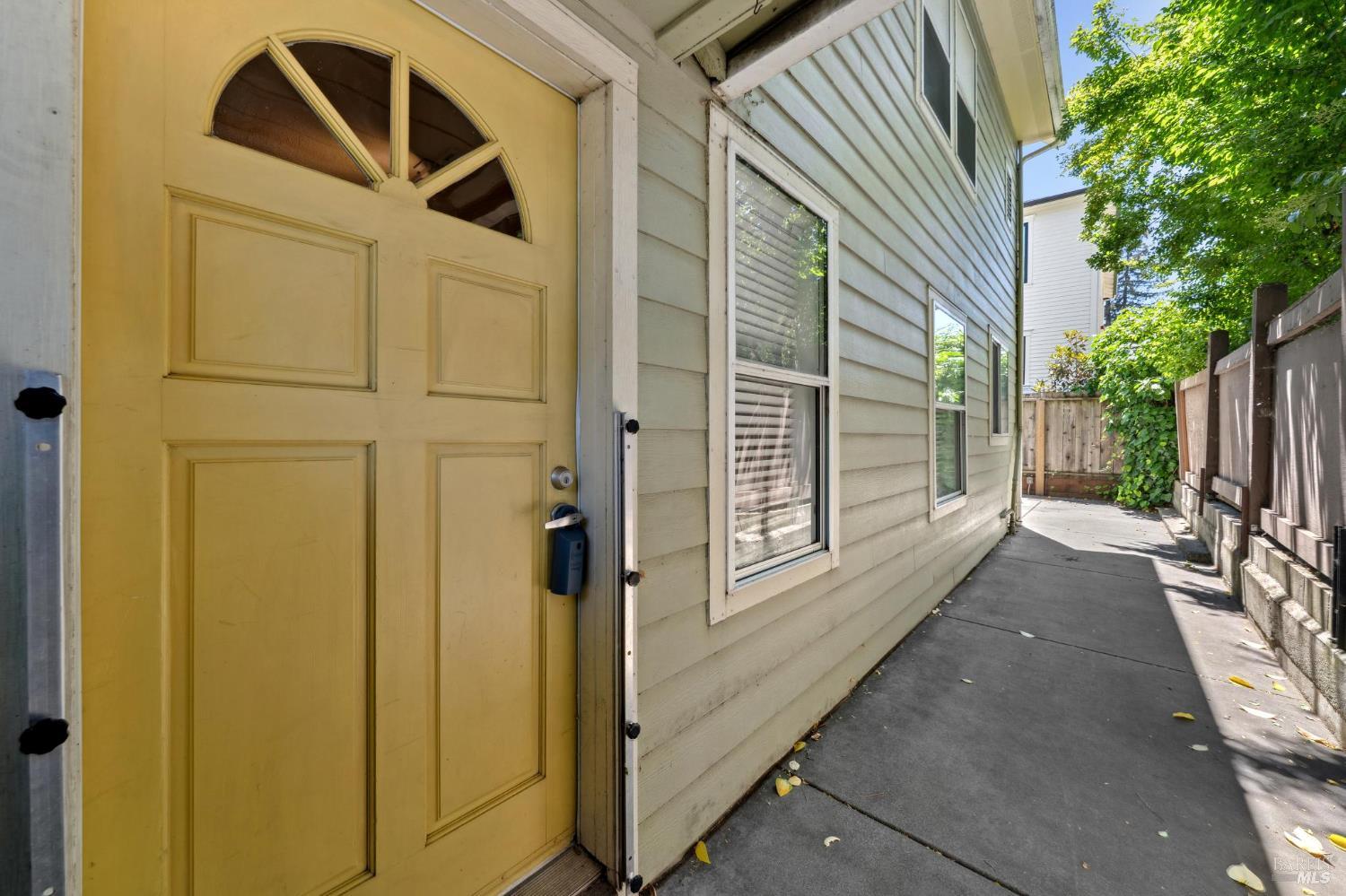 711 San Anselmo Ave