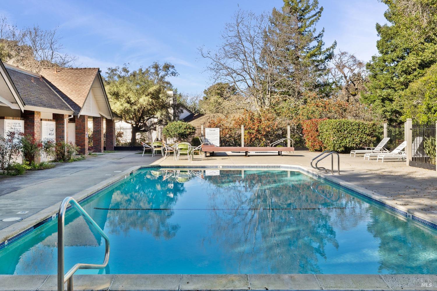 16 Woodstock Ct