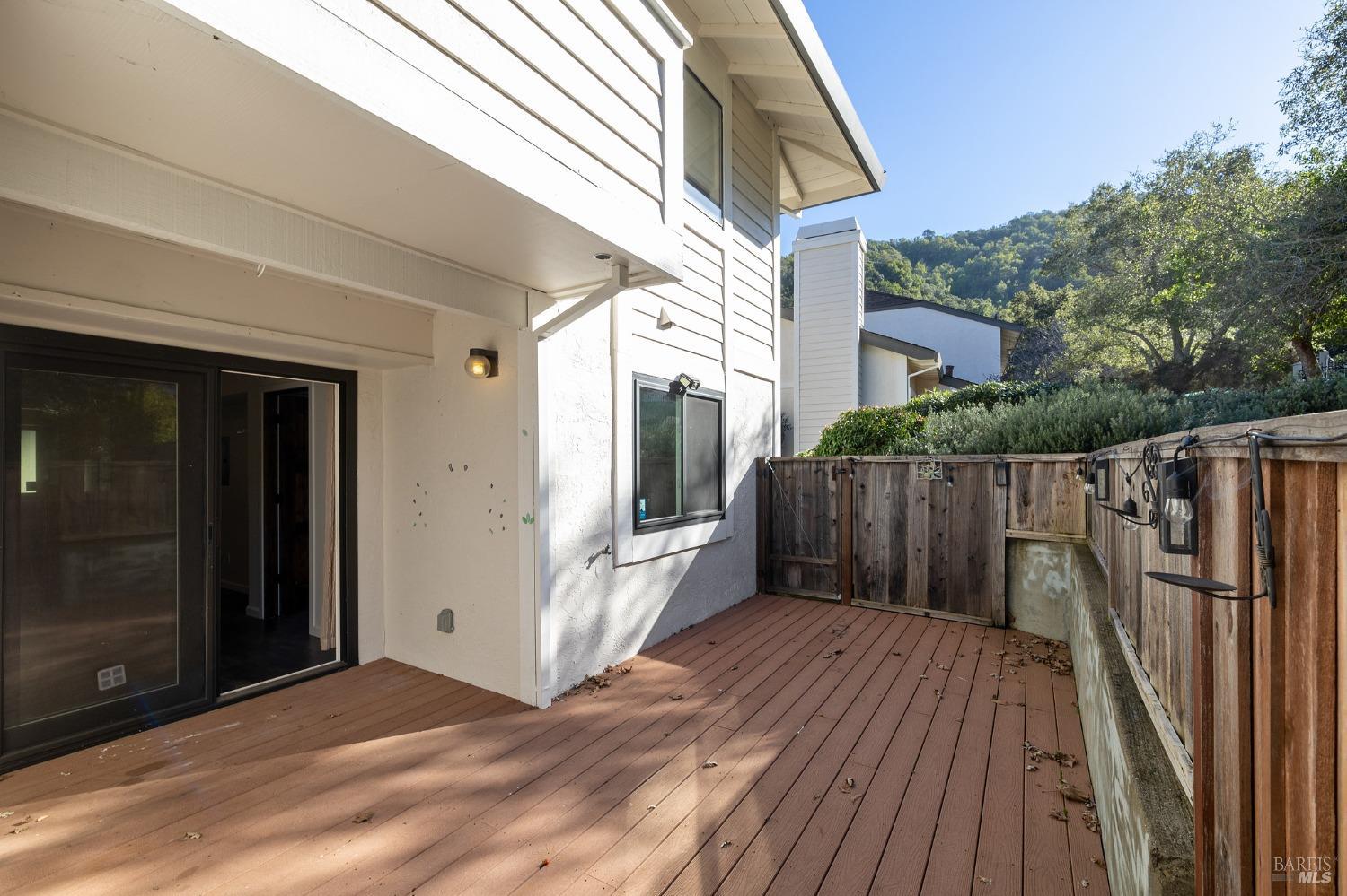 16 Woodstock Ct
