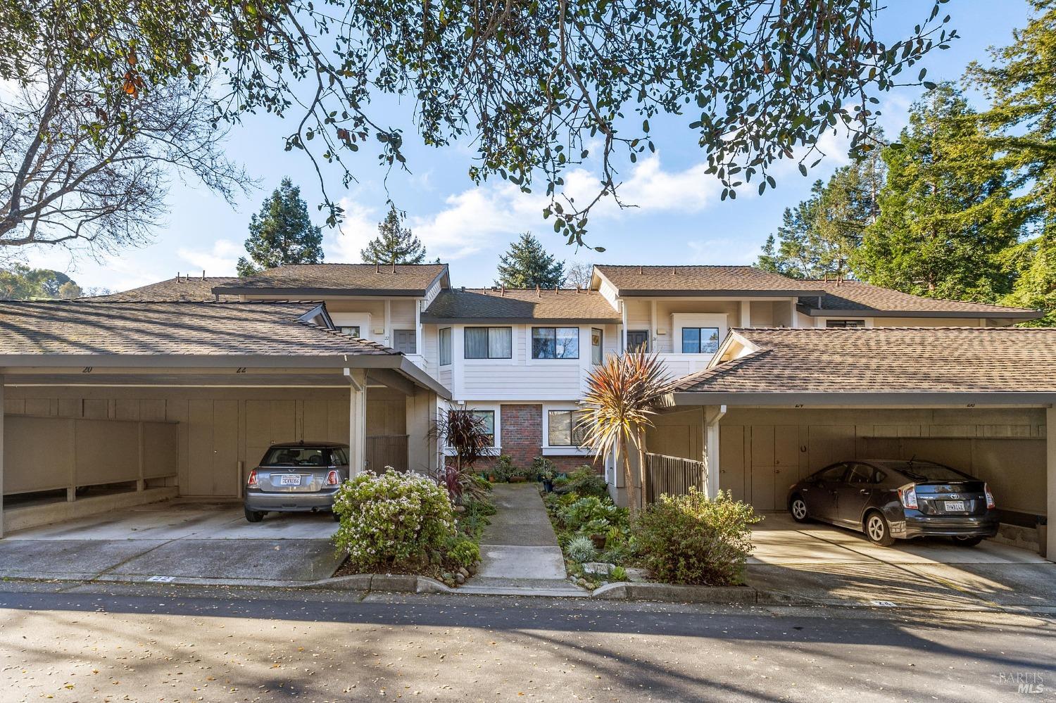 16 Woodstock Ct