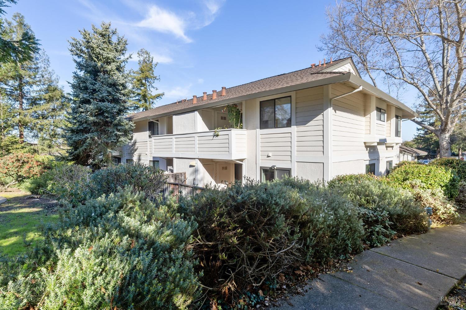 16 Woodstock Ct