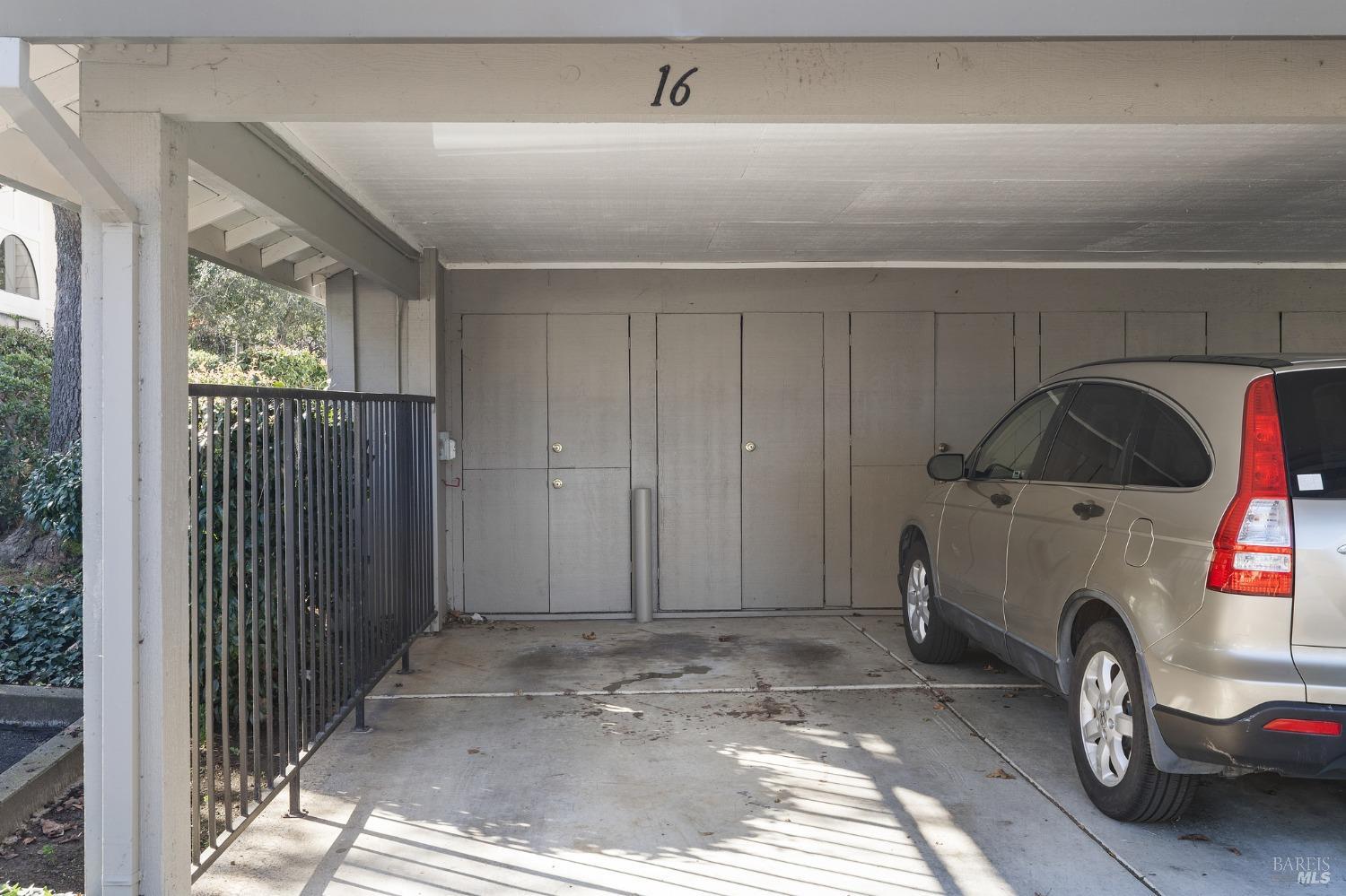 16 Woodstock Ct