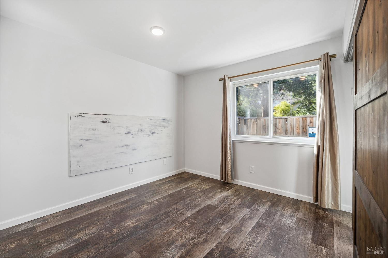 16 Woodstock Ct