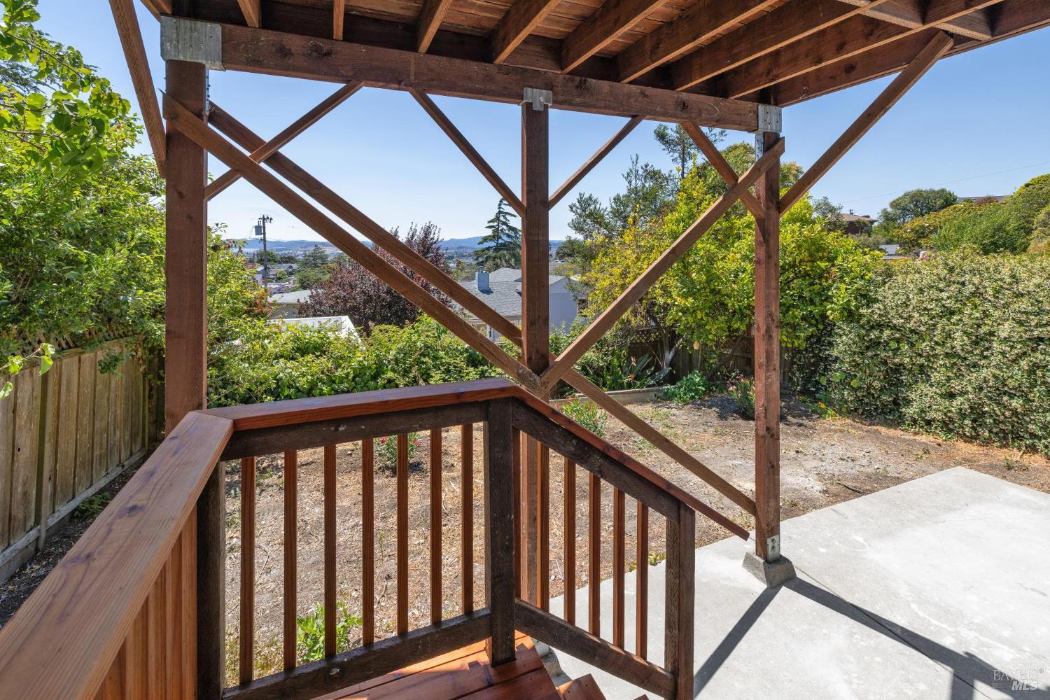 2437 Edwards Ave