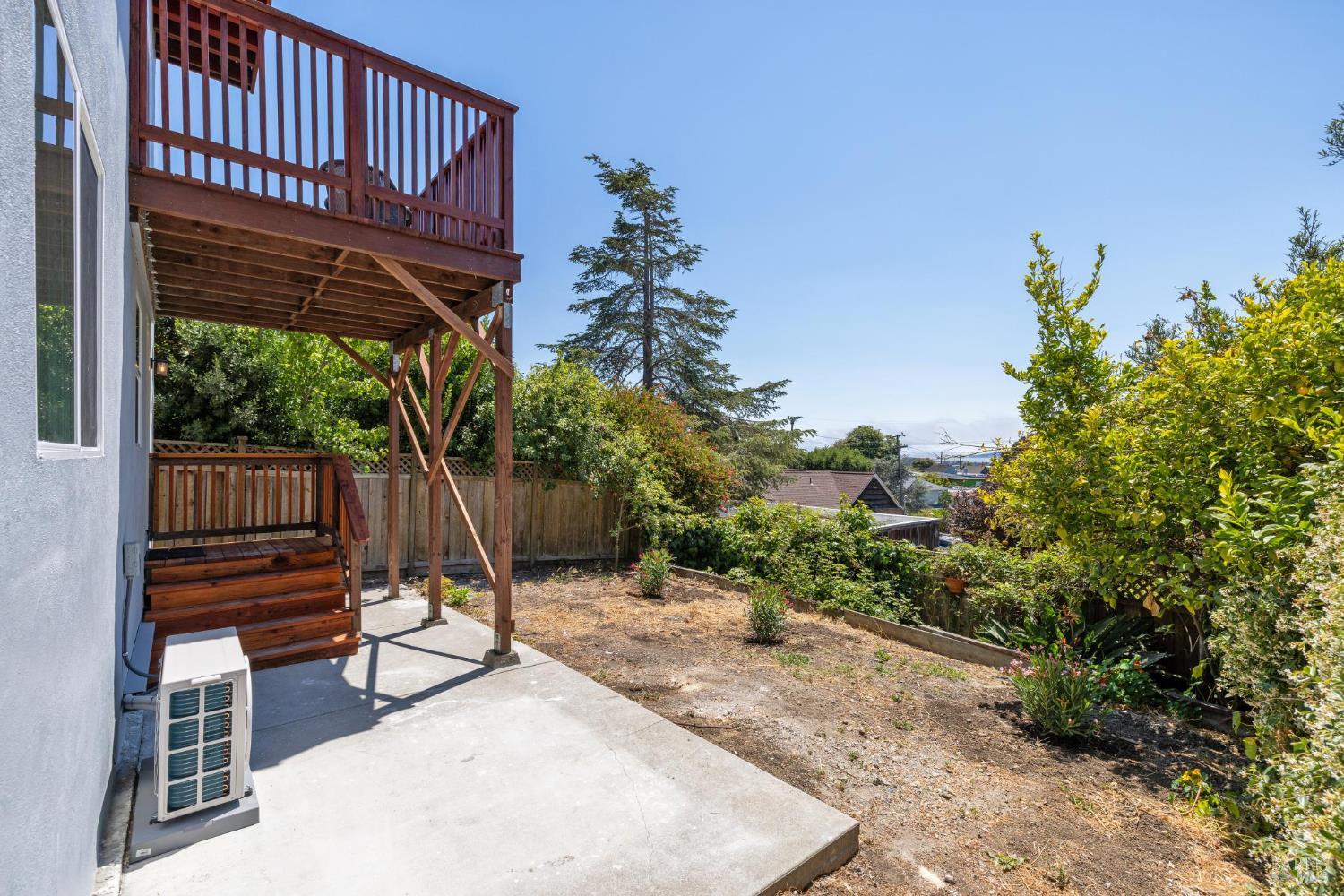 2437 Edwards Ave