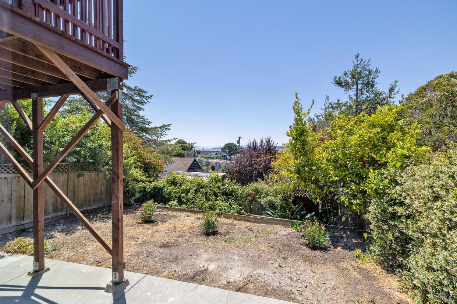 2437 Edwards Ave