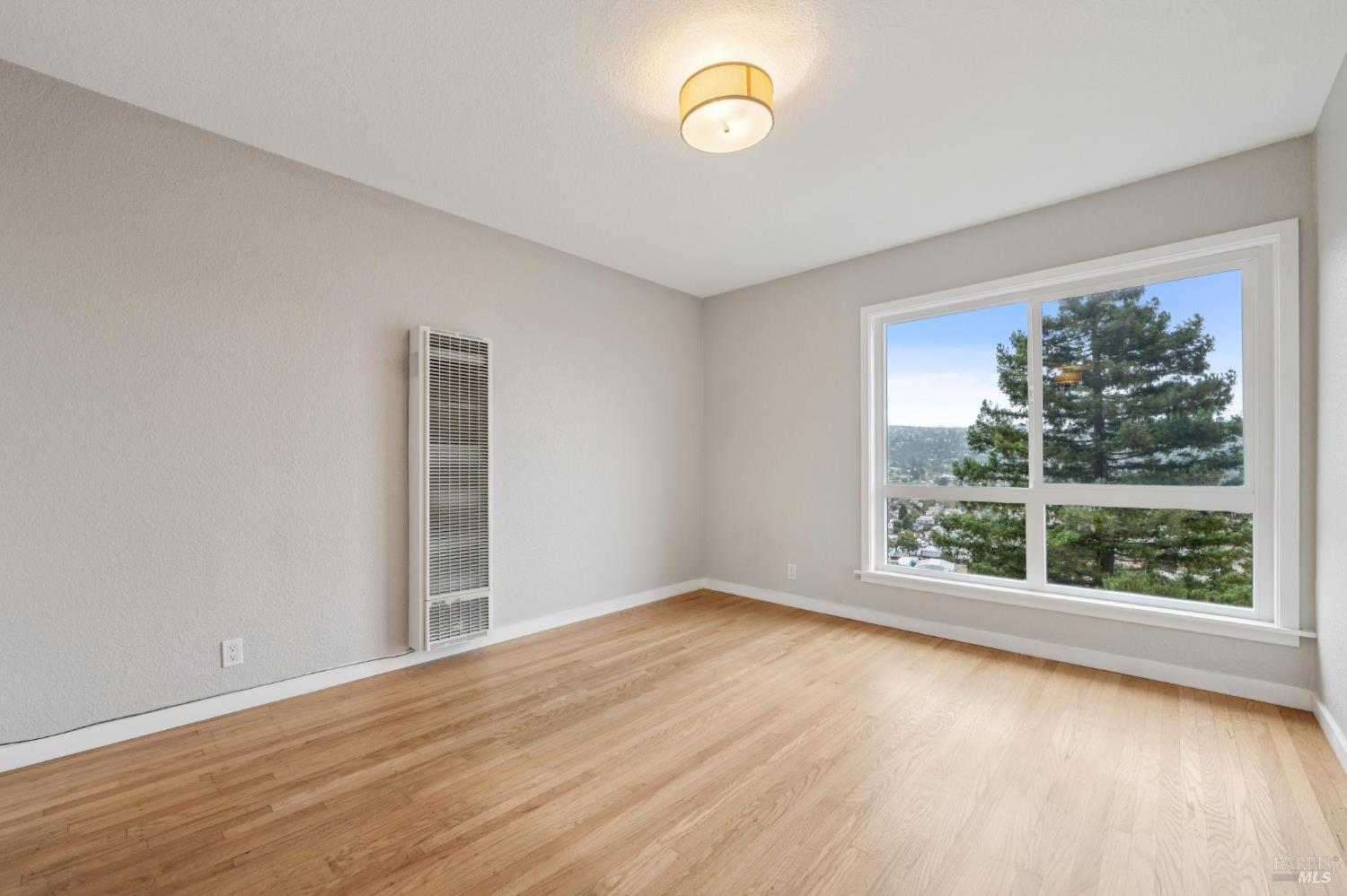 785 Taft Ave #10