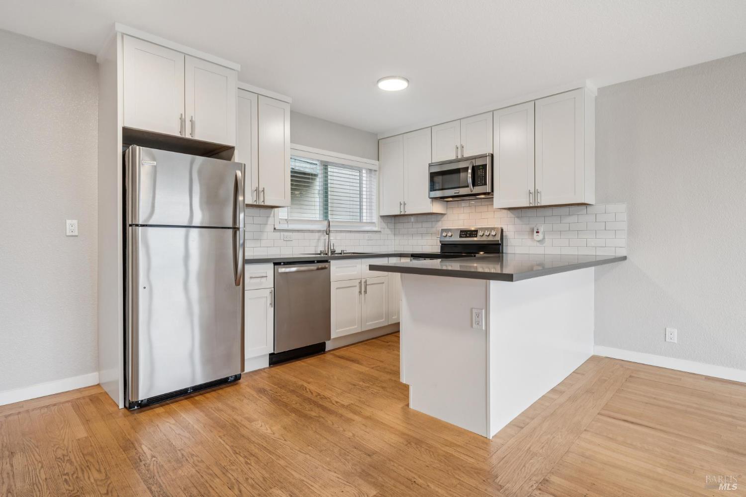 785 Taft Ave #10