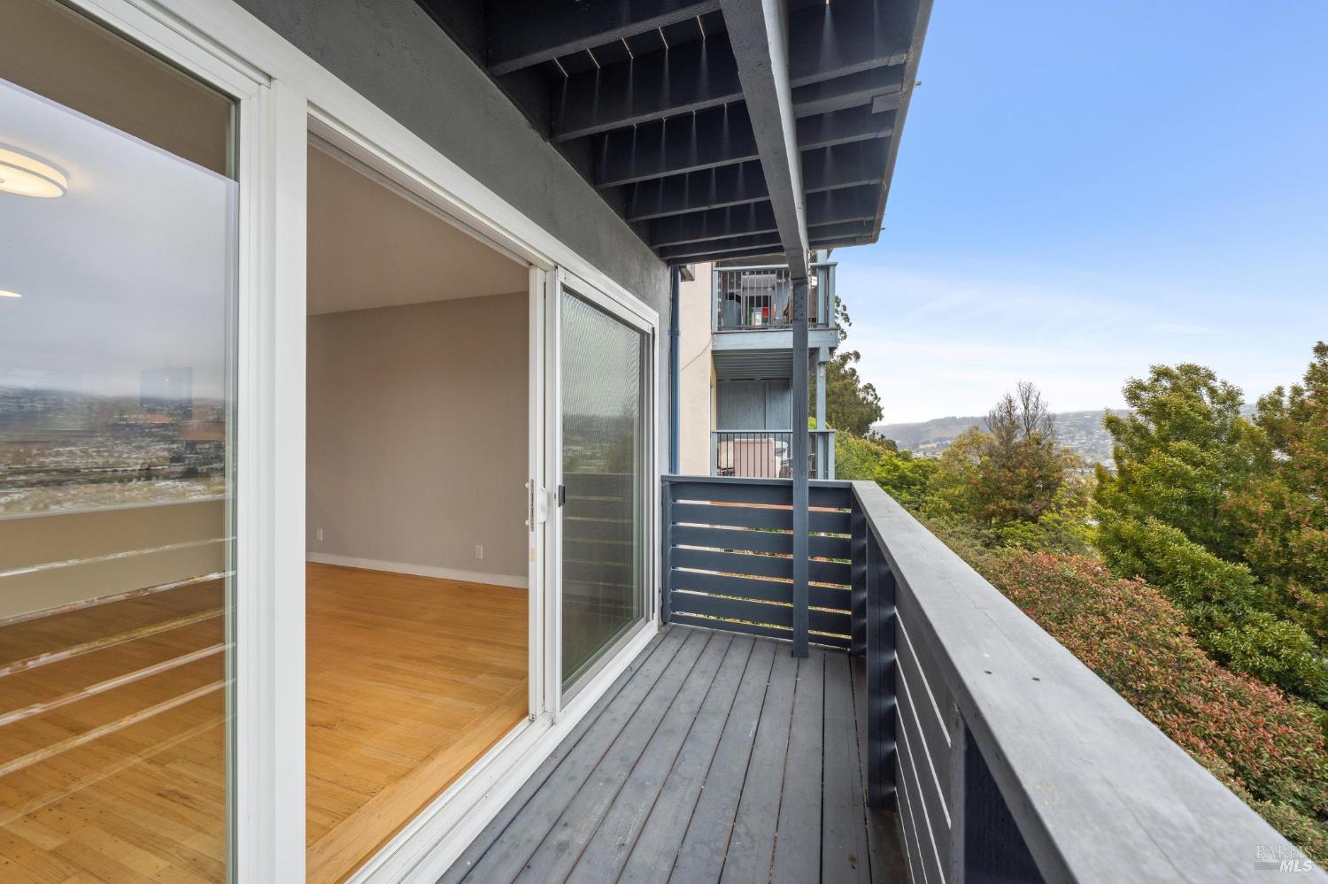 785 Taft Ave #10