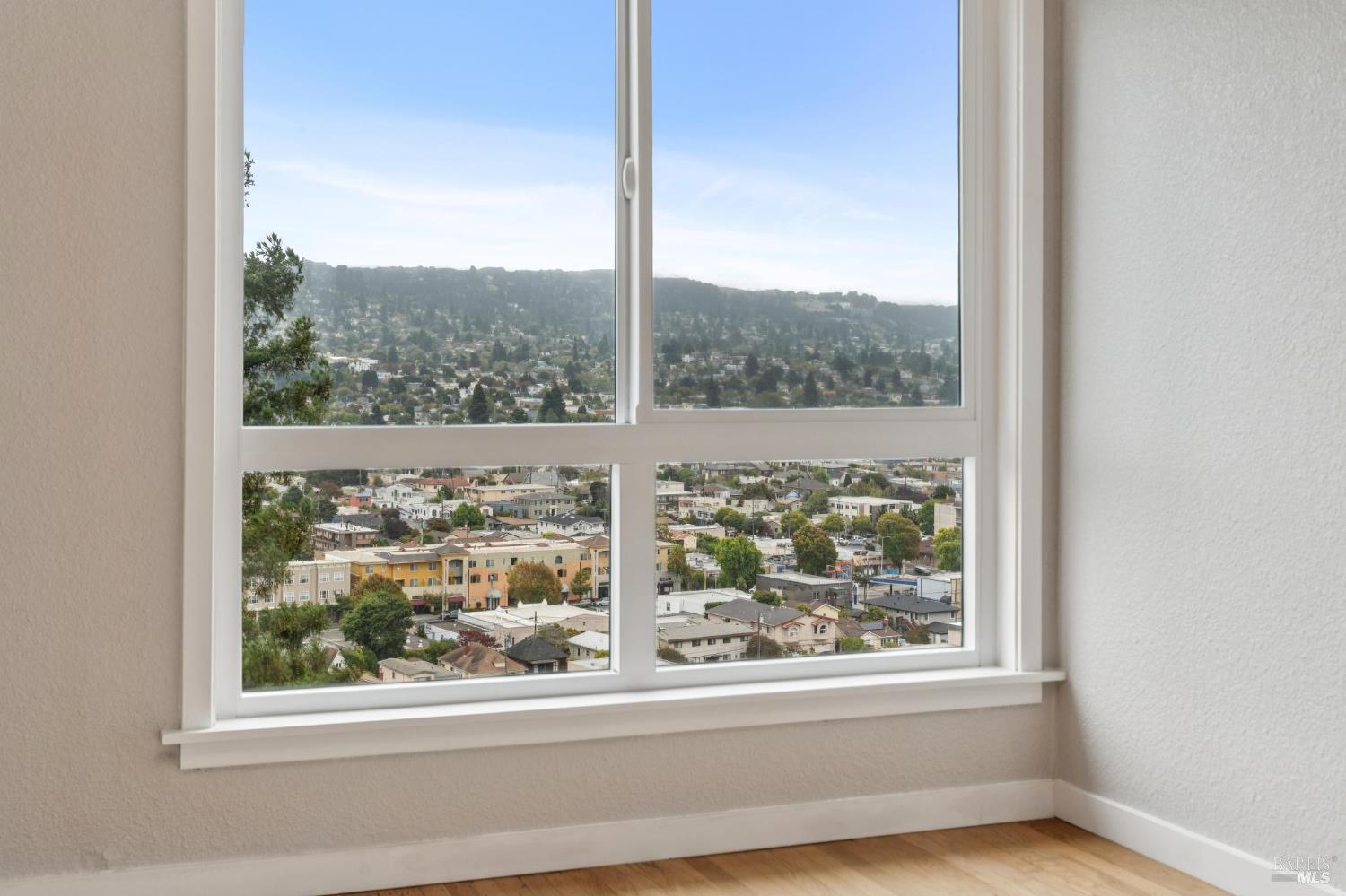 785 Taft Ave #10