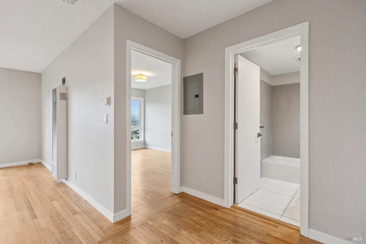 785 Taft Ave #10