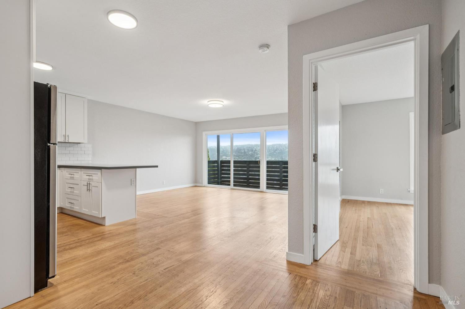 785 Taft Ave #10
