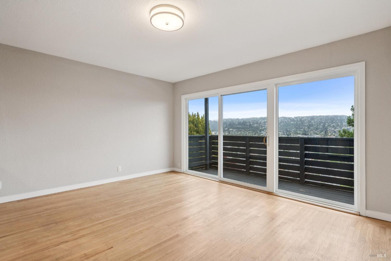 785 Taft Ave #10