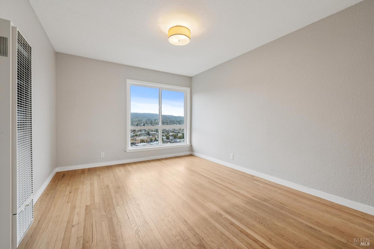 785 Taft Ave #10