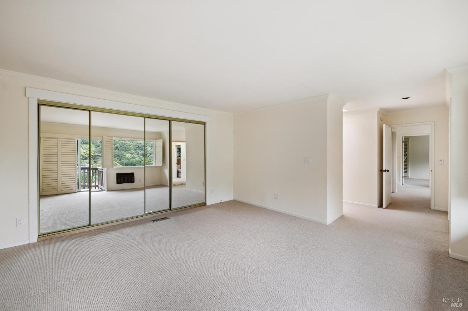 127 Crescent Ave